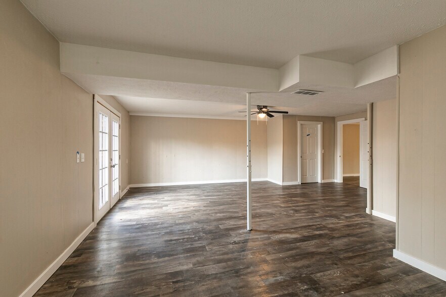 Building Photo - 137 Wallen Blf