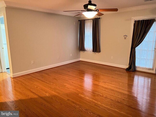 Building Photo - 6830 Pacific Ln