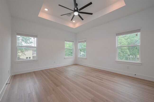 Building Photo - 2532 Wall St