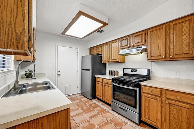 Building Photo - 7403 Dallas Dr