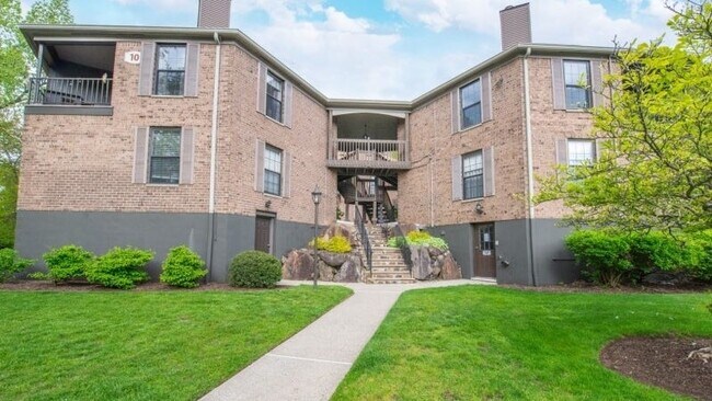 Building Photo - 181 Long Hill Rd