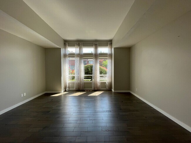 Building Photo - Custom Traditional Home in Montreux Neighborhood 3Bd/2Ba Home with 3 Car Garage!! Close to Cedar ...