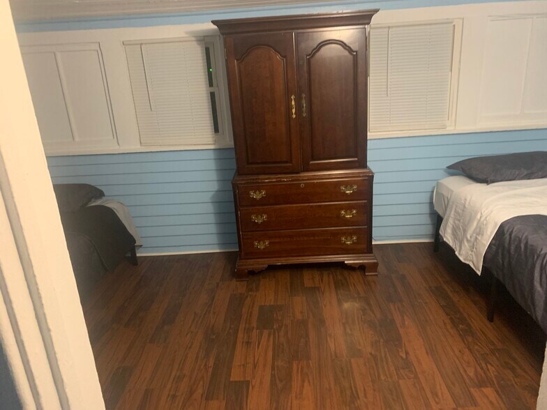 Building Photo - 2816 W Liberty St