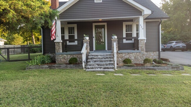 Building Photo - 520 Elgin St