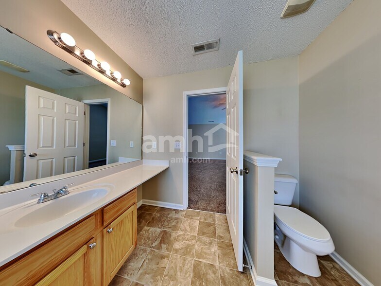Building Photo - 5006 Athol St