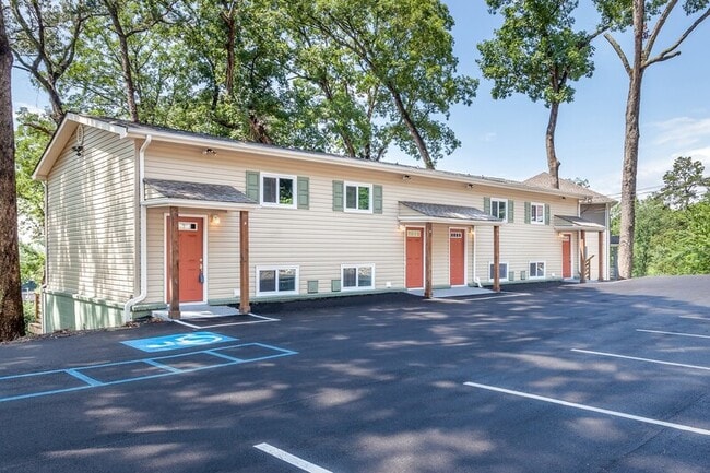 Building Photo - 316 Chambliss St