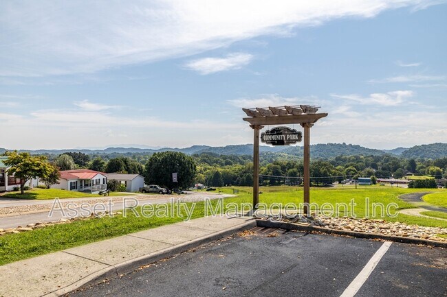 Building Photo - 1322 Silver Charm Way