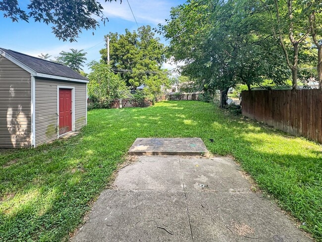Building Photo - Spacious 3-Bedroom Townhome Minutes from D...