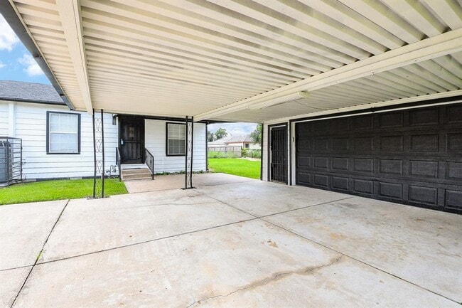 Building Photo - 3017 Barberry Dr