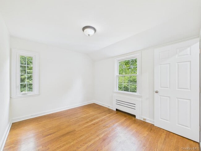 Building Photo - 75 Lord Kitchener Rd