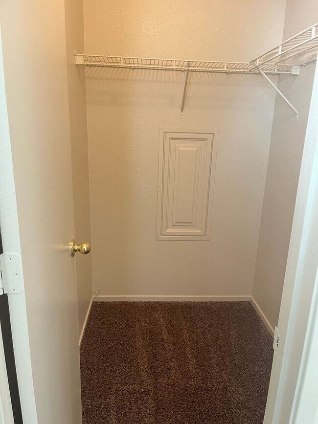 Building Photo - 3 bedroom 2 bath Home in Merced