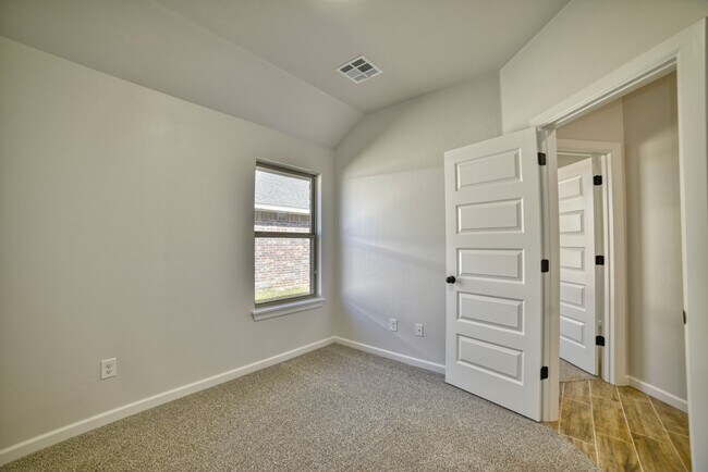 Building Photo - Brand New Home in Washington!