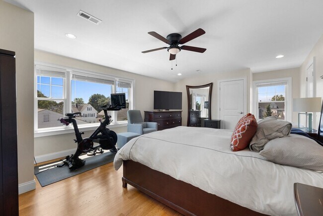 Building Photo - 12 Revere Pl
