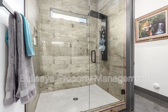 Building Photo - 4413 E Montecito Ave