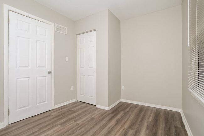 Building Photo - 4829 Weber Dr