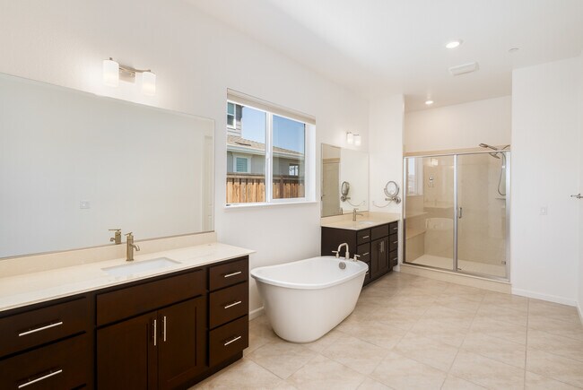 Building Photo - 3305 Delta Coves Dr