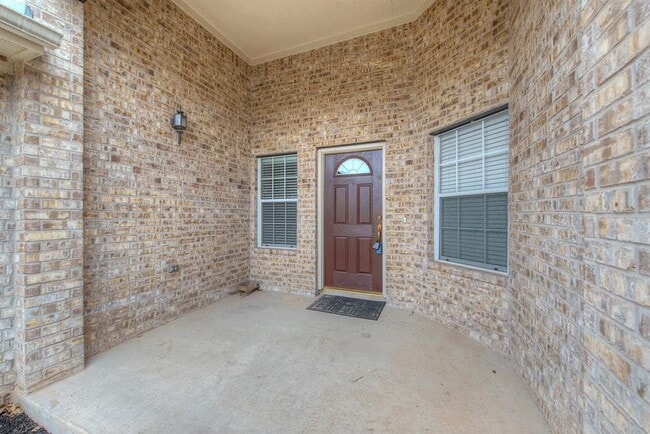 Building Photo - 9812 Pasatiempo Dr