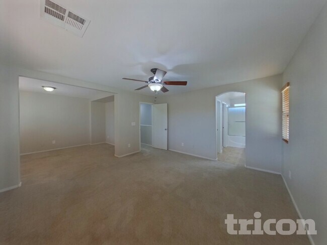 Building Photo - 10119 Deep Glen St