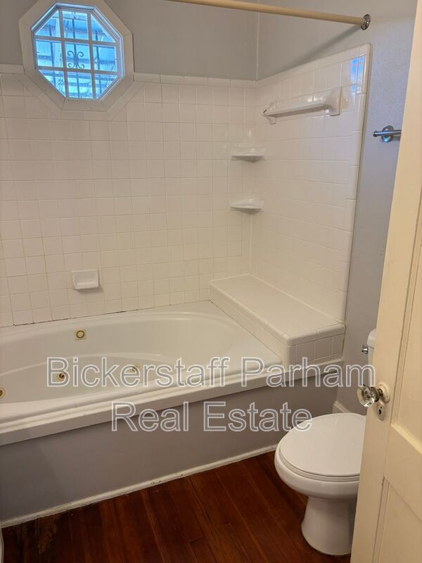 Building Photo - 1901 Hill St