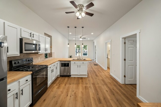 Building Photo - 1012 9th Ave