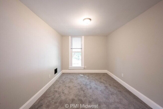 Building Photo - "Spacious 4-Bedroom Haven in Indianapolis – Your Perfect 1,444 Sq Ft Retreat!"