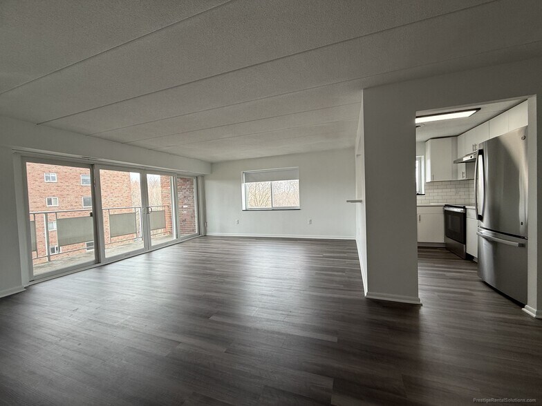 Building Photo - 41 Hill Rd