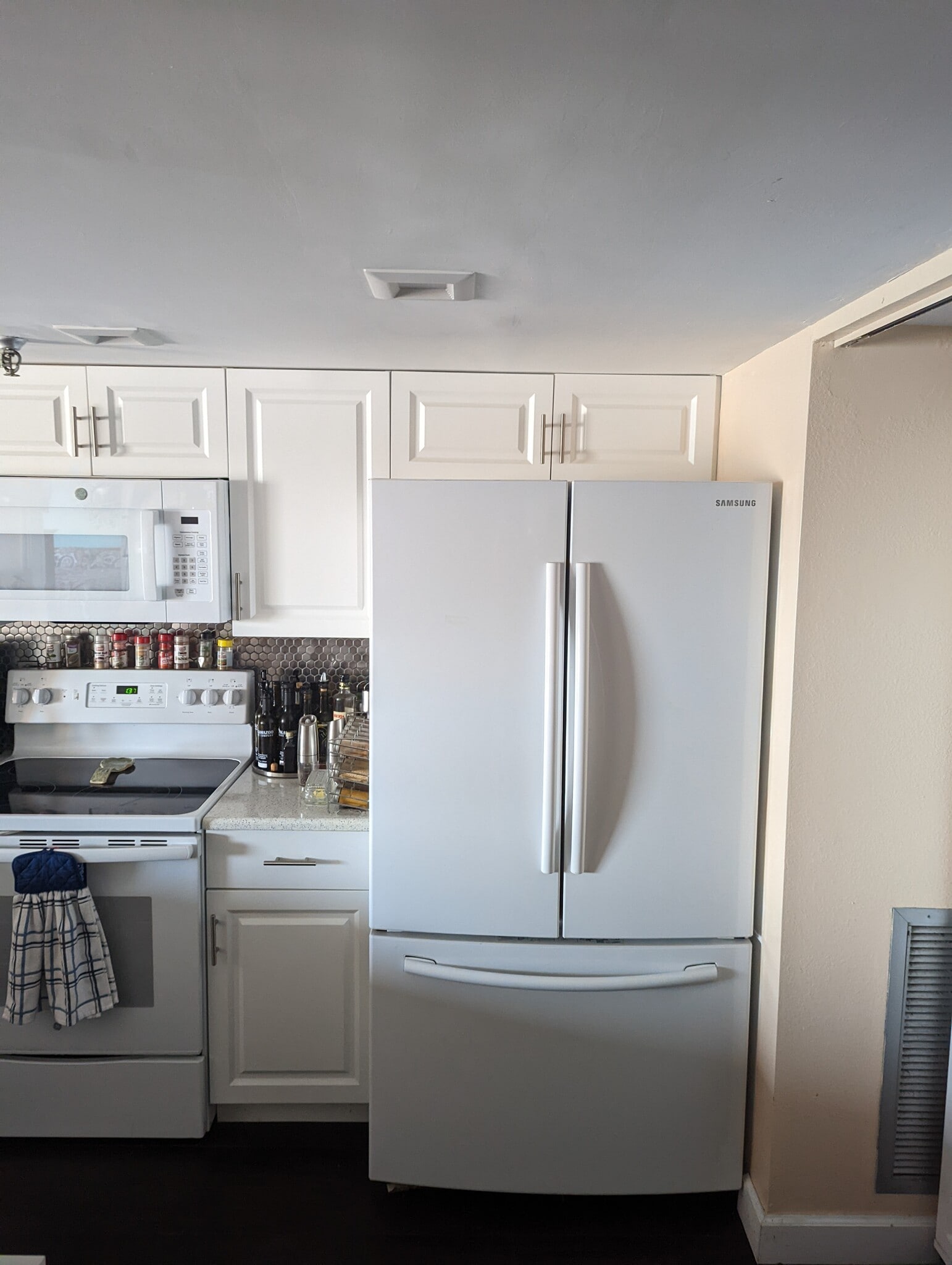Building Photo - 7432 Sunshine Skyway Ln S
