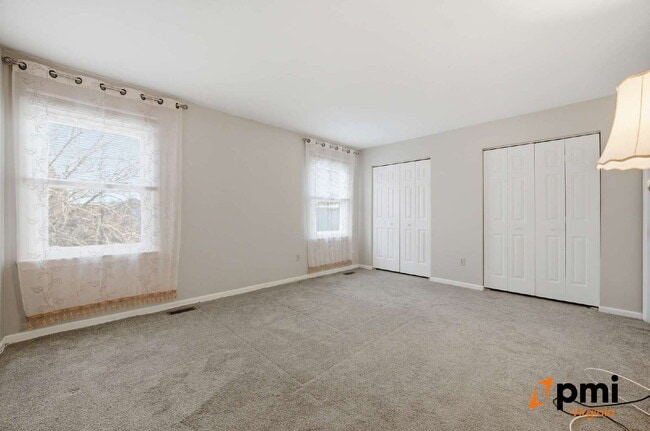 Building Photo - 2 PRIMARY BEDROOMS, LIVING ROOM AND DINING, PETS ALLOWED