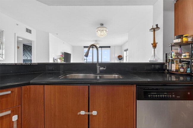 Building Photo - 15051 Royal Oaks Ln