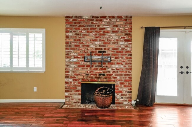 Building Photo - Charming Lincoln Village West 3BD Home with Spacious Corner Lot