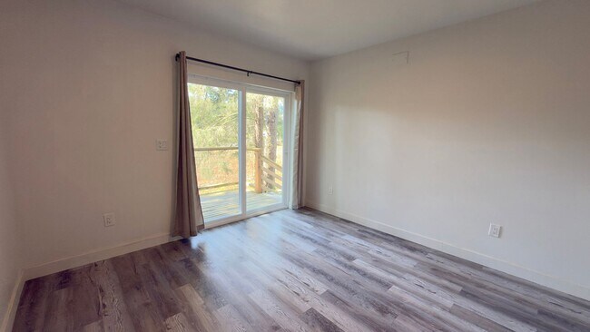 Building Photo - 33254 Columbia Beach Ln