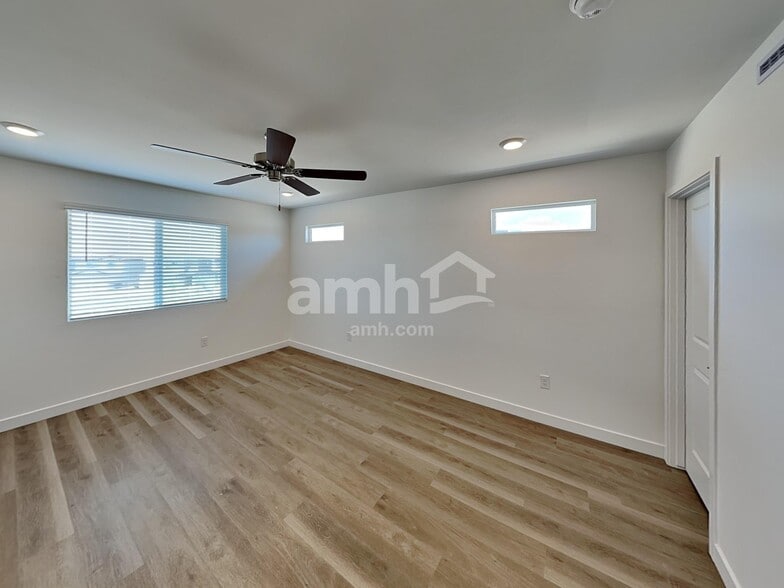 Building Photo - 9683 N Rancho Lozano