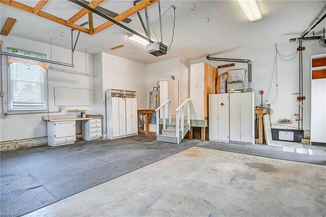 Building Photo - 601 Fort Raleigh Dr