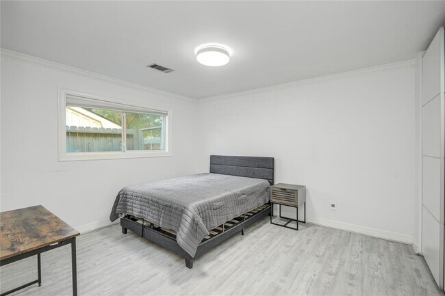 Building Photo - 5754 Wigton Dr