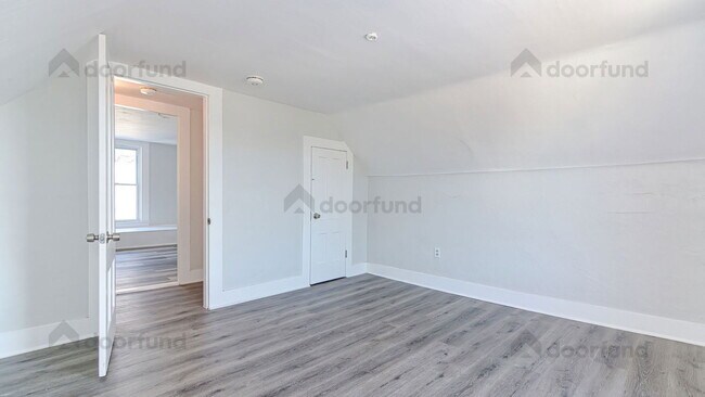 Building Photo - 11 Pleasant St