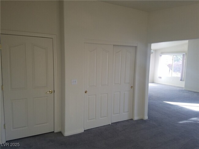 Building Photo - 227 Big Horn Dr