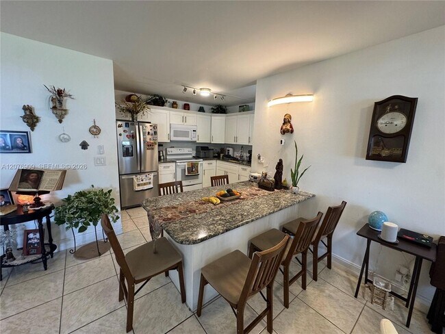 Building Photo - 5773 La Pinata Blvd