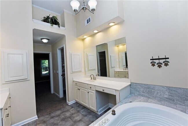 Building Photo - 2130 Hickory Cove