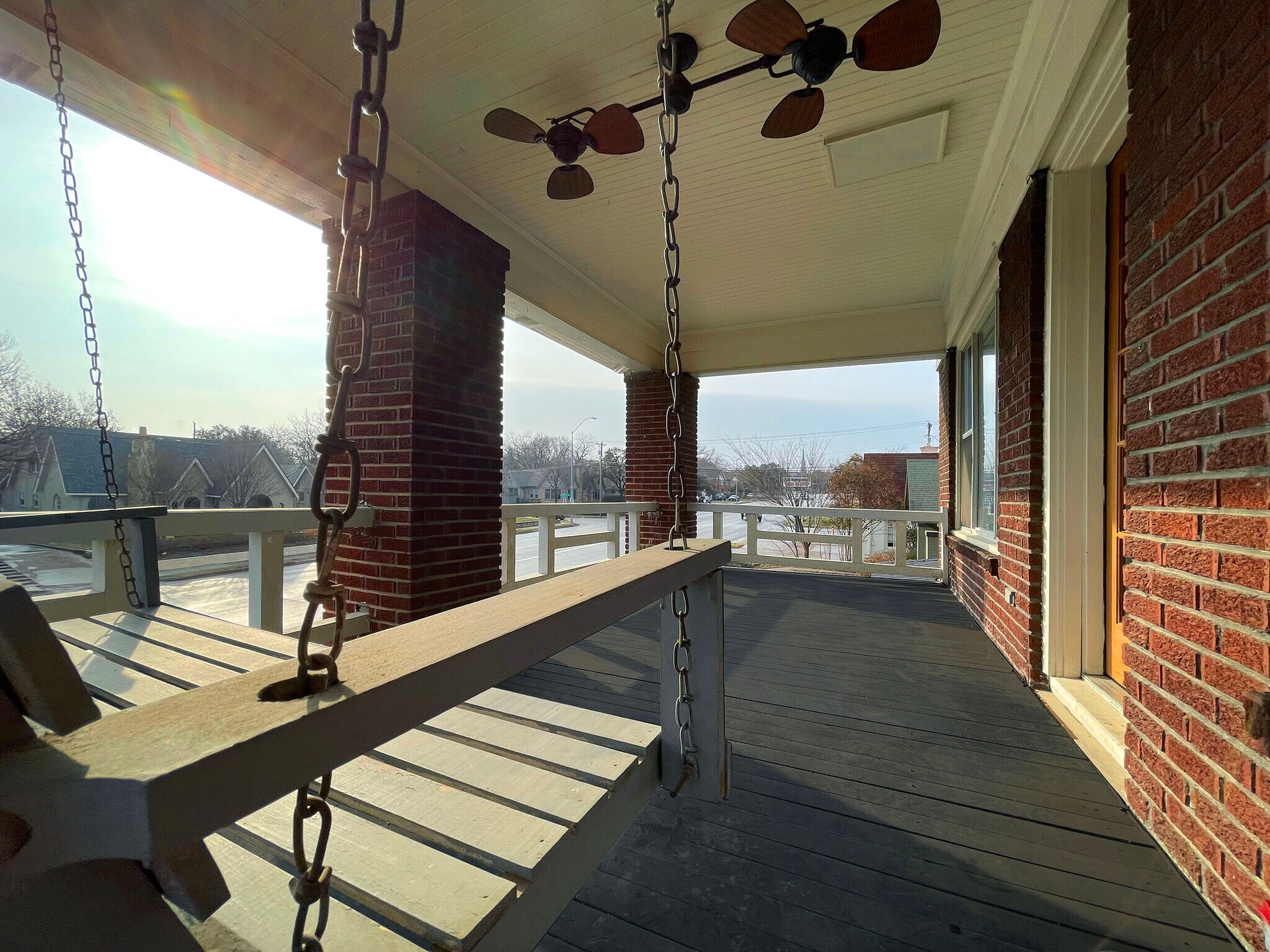 Building Photo - 2556 S University Dr