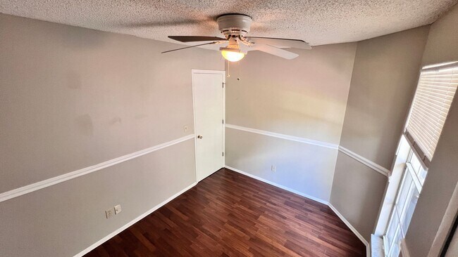 Building Photo - Beautiful 3/2 Home Located In Waterford La...