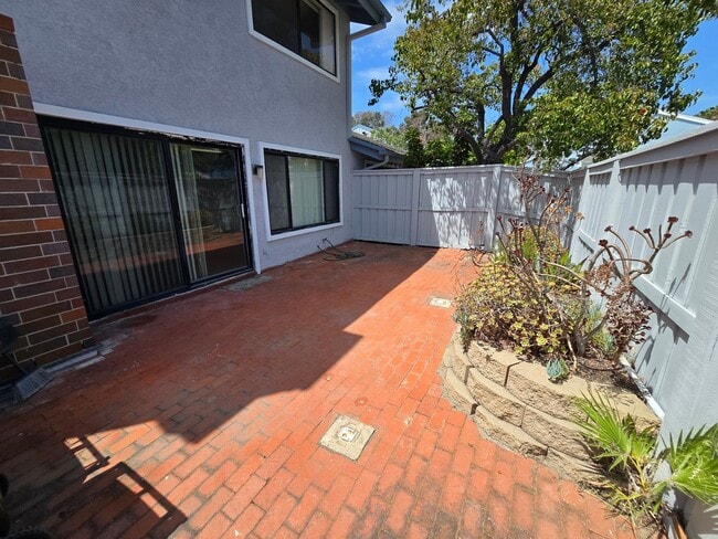 Building Photo - 3286 Caminito Ameca