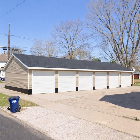 Building Photo - 940 S 5th Ave