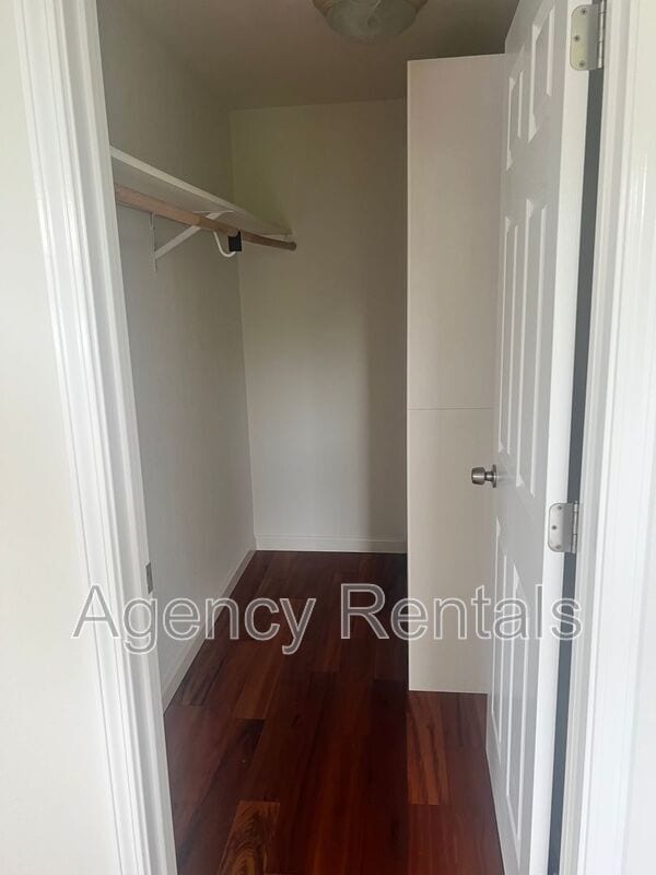 Building Photo - 948 Spencer St