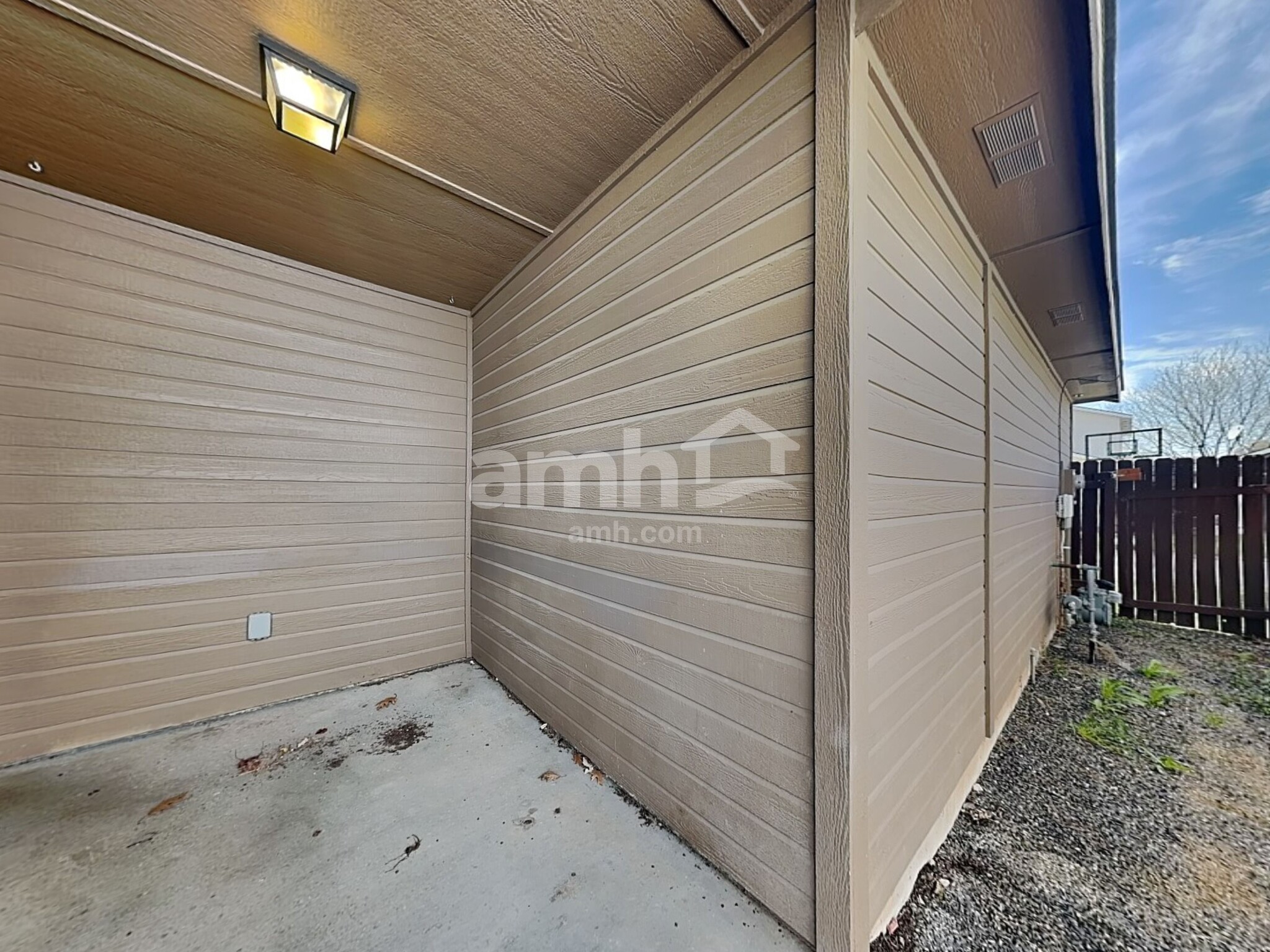 Building Photo - 4431 N Elsinore Ave