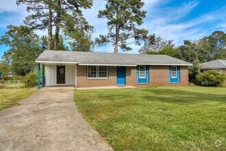 Building Photo - 2615 Springwood Dr