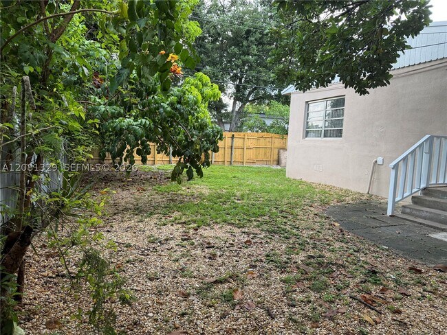 Building Photo - 1311 NE 157th St
