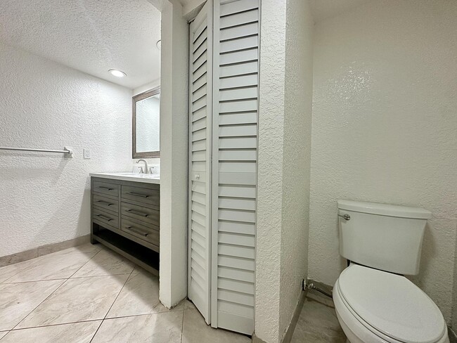 Building Photo - 63 Lake Arbor Dr