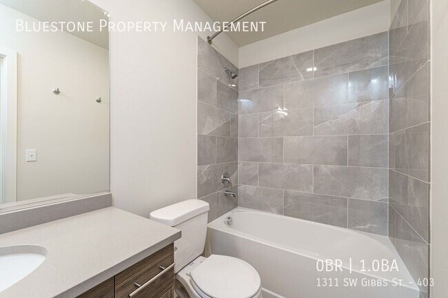 Building Photo - 1311 SW Gibbs St