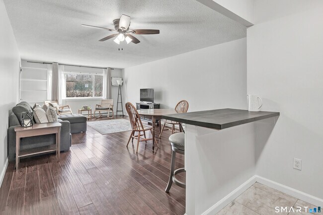 Building Photo - 2980 Madison Ave