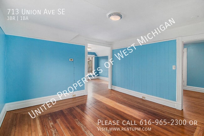 Building Photo - Available Now | 3 Bedroom 1 Bath Upper Uni...